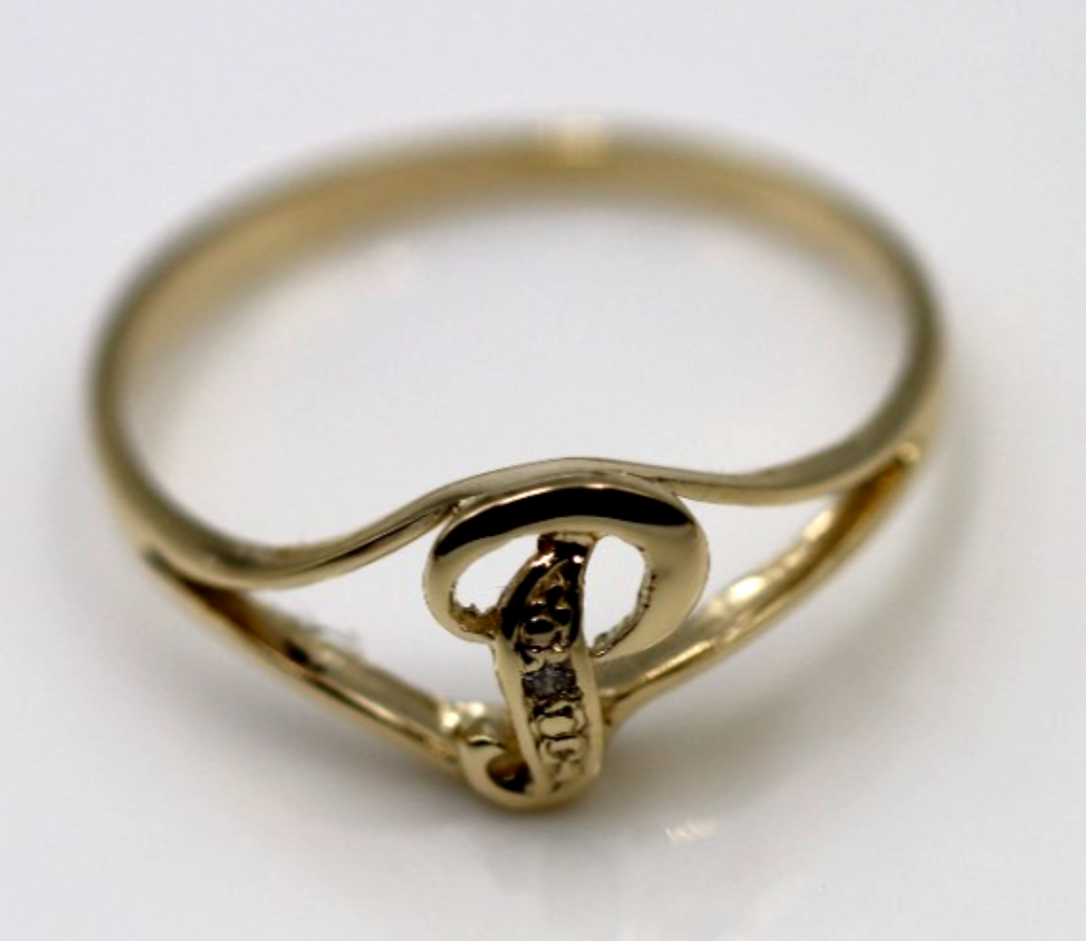 Kaedesigns Solid 9ct Yellow Gold Diamond Set Small Delicate Initial Ring Letter P