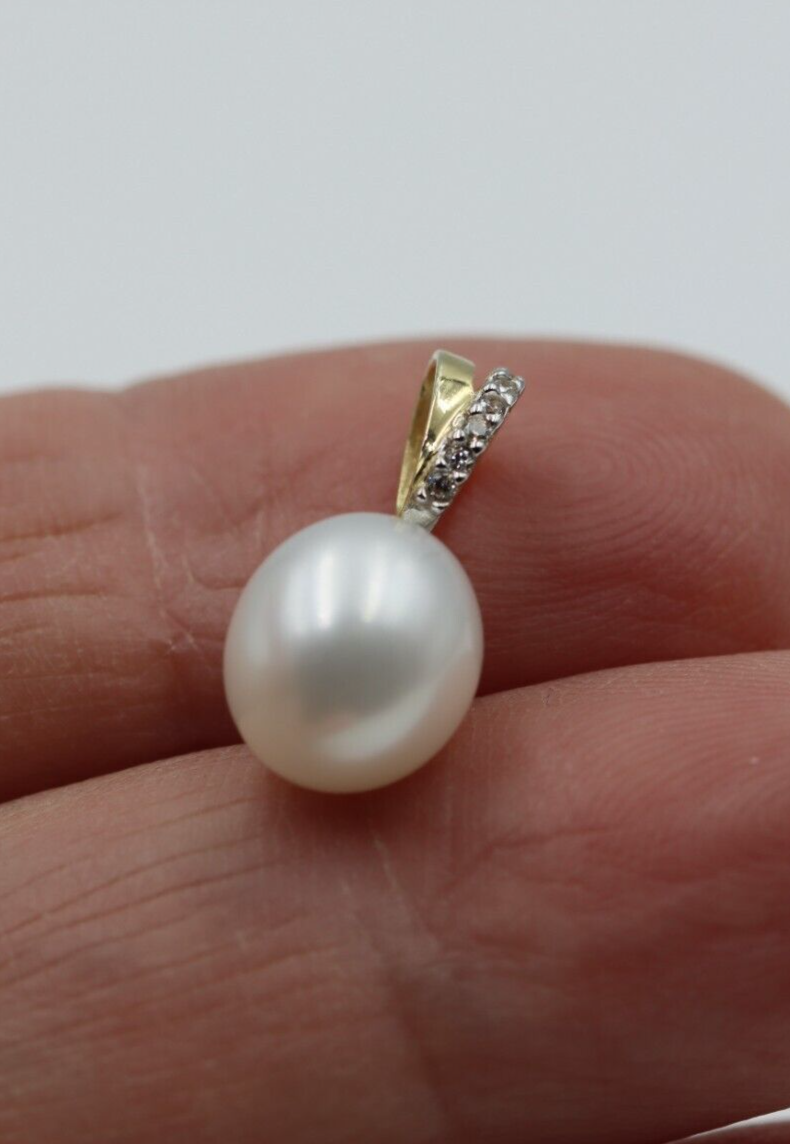 Genuine 9ct 9K 375 Yellow Gold Freshwater Cultured Pearl White CZ Pendant