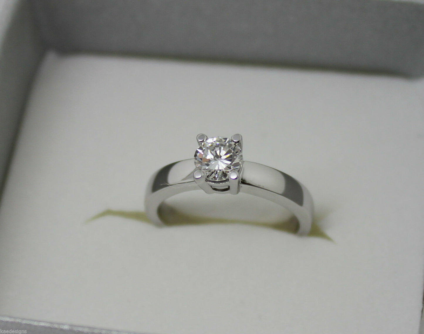Genuine 18ct 18k Solid White Gold Round Cut Ring Size J 1/2