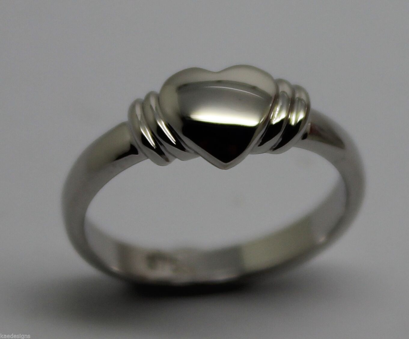 Genuine 9ct 9k Small Solid White Gold Heart Signet Ring - Ring size F