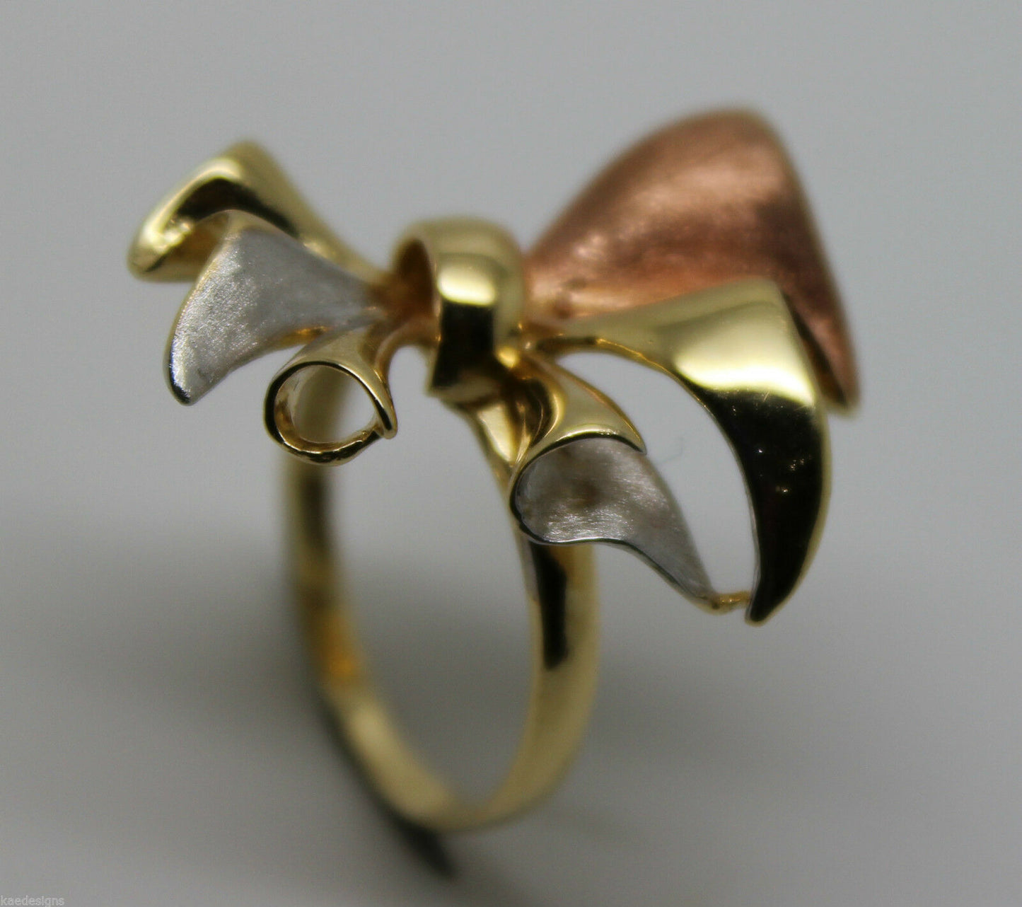 Size M Solid 18ct 750 Rose, Yellow And White Gold Bow Ring