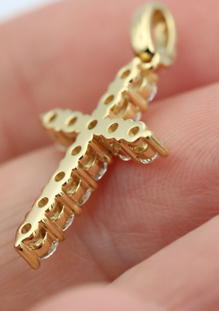 0.699cts Genuine 18ct 750 Yellow Gold Round Diamond Cross Pendant