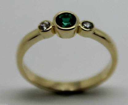 Size M Genuine 9ct 9kt Yellow, Rose or White Gold Trilogy & Emerald Ring