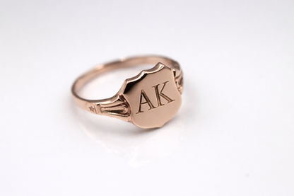 Kaedesigns Genuine New 9ct Solid Gold Large Signet Ring plus Engraving - Choose Your Size