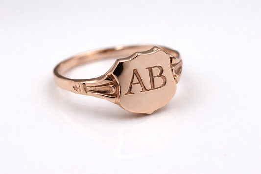 Kaedesigns Genuine New 9ct Solid Gold Large Signet Ring plus Engraving - Choose Your Size