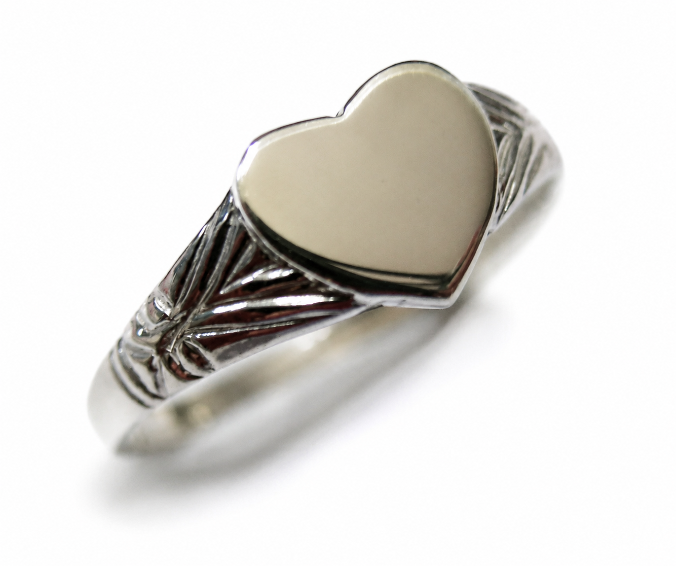 Kaedesigns Solid Sterling Silver 925 Heart Signet Ring - Choose your size