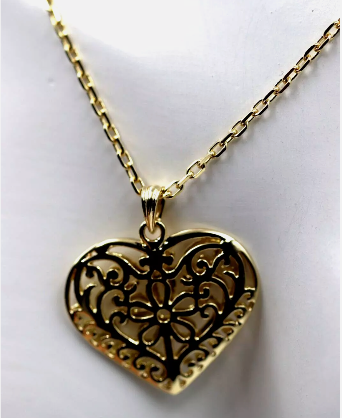 18ct Large Yellow Gold Filigree Double Sided Heart Pendant + 60cm Necklace