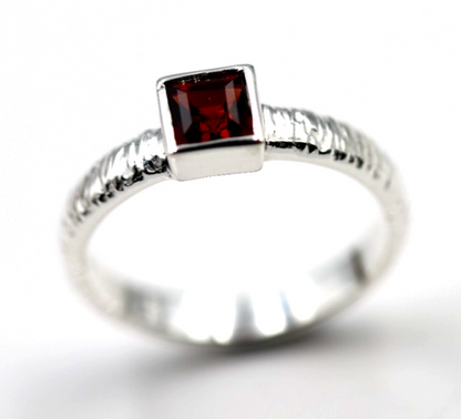 Size R Sterling Silver 925 Red Garnet Square Bezel Set Ring