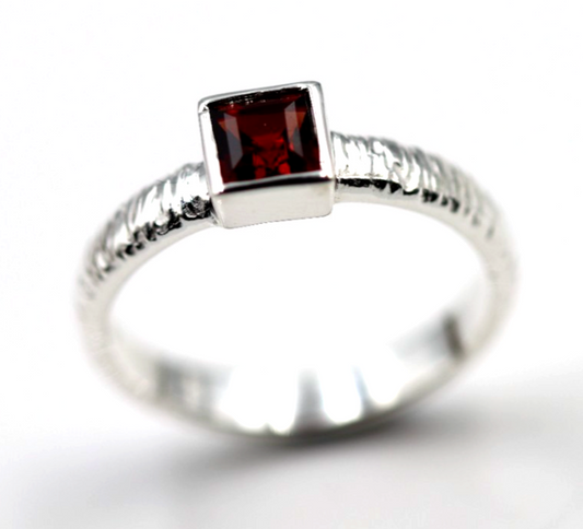 Size R Sterling Silver 925 Red Garnet Square Bezel Set Ring