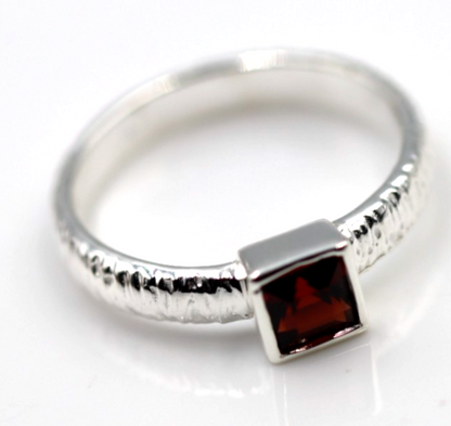 Size R Sterling Silver 925 Red Garnet Square Bezel Set Ring