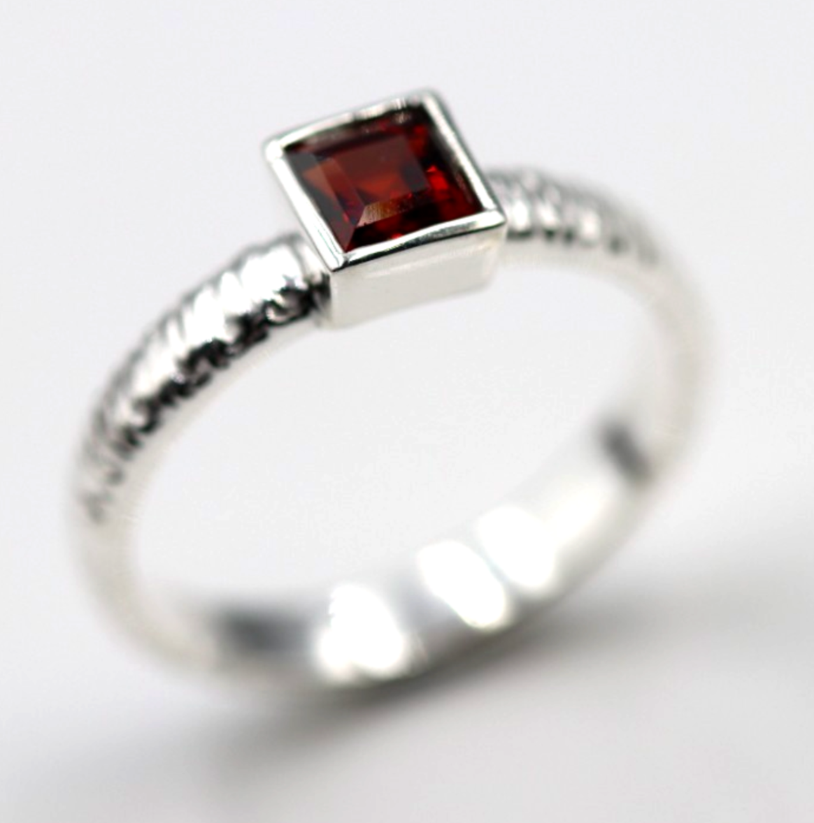 Size R Sterling Silver 925 Red Garnet Square Bezel Set Ring