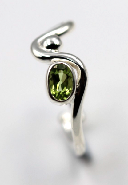 Size P Sterling Silver 925 Oval Peridot Bezel Set Fancy Ring