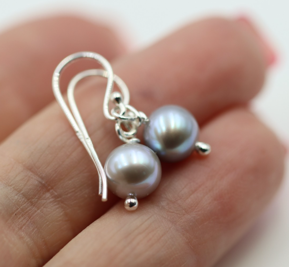 Sterling Silver 925 Freshwater 7mm Round Grey Pearl Hooks Earrings