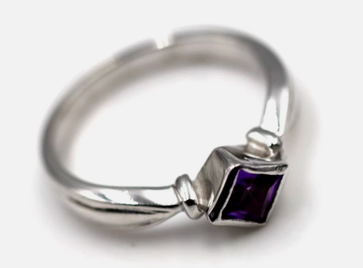 Size M Sterling Silver 925 Purple Amethyst Square Set Ring
