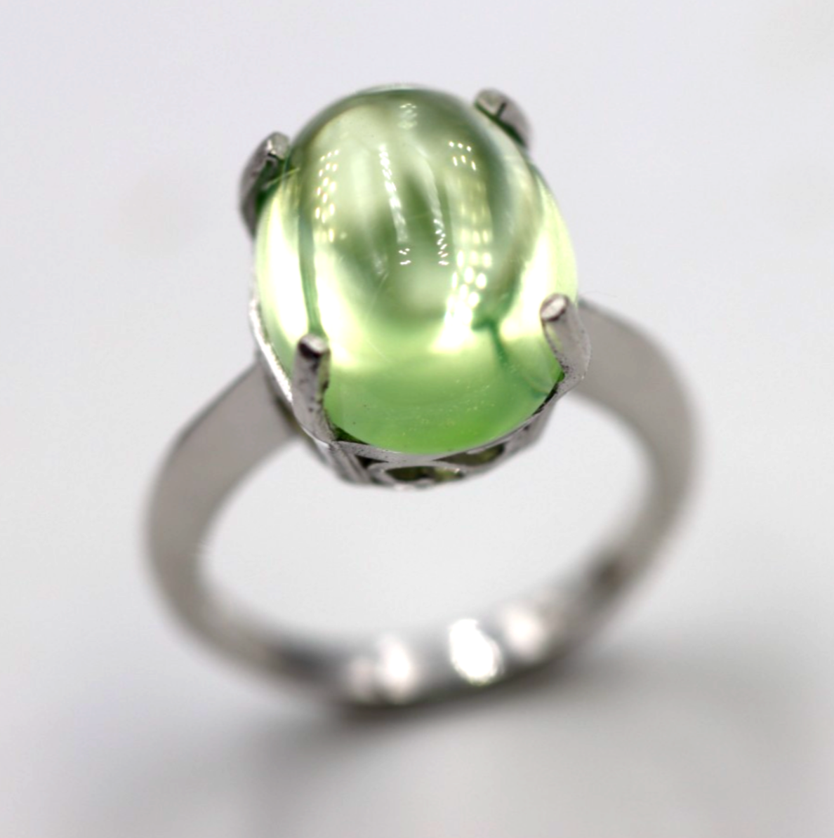 Size P Sterling Silver 925 Light Green Oval Spinel Ring