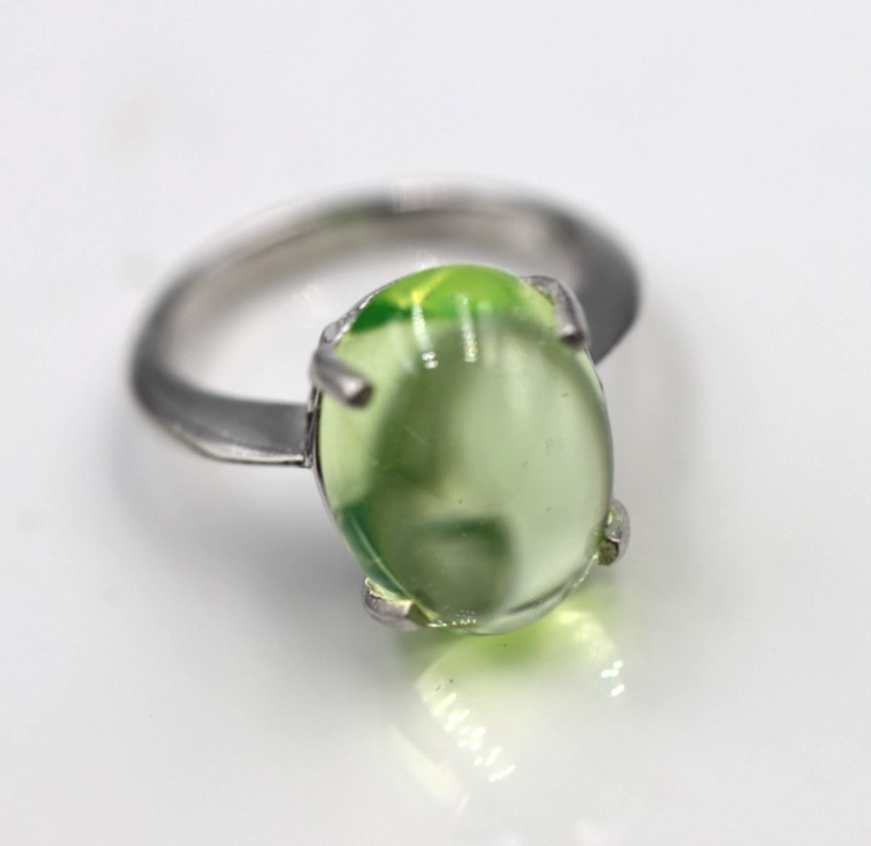 Size P Sterling Silver 925 Light Green Oval Spinel Ring