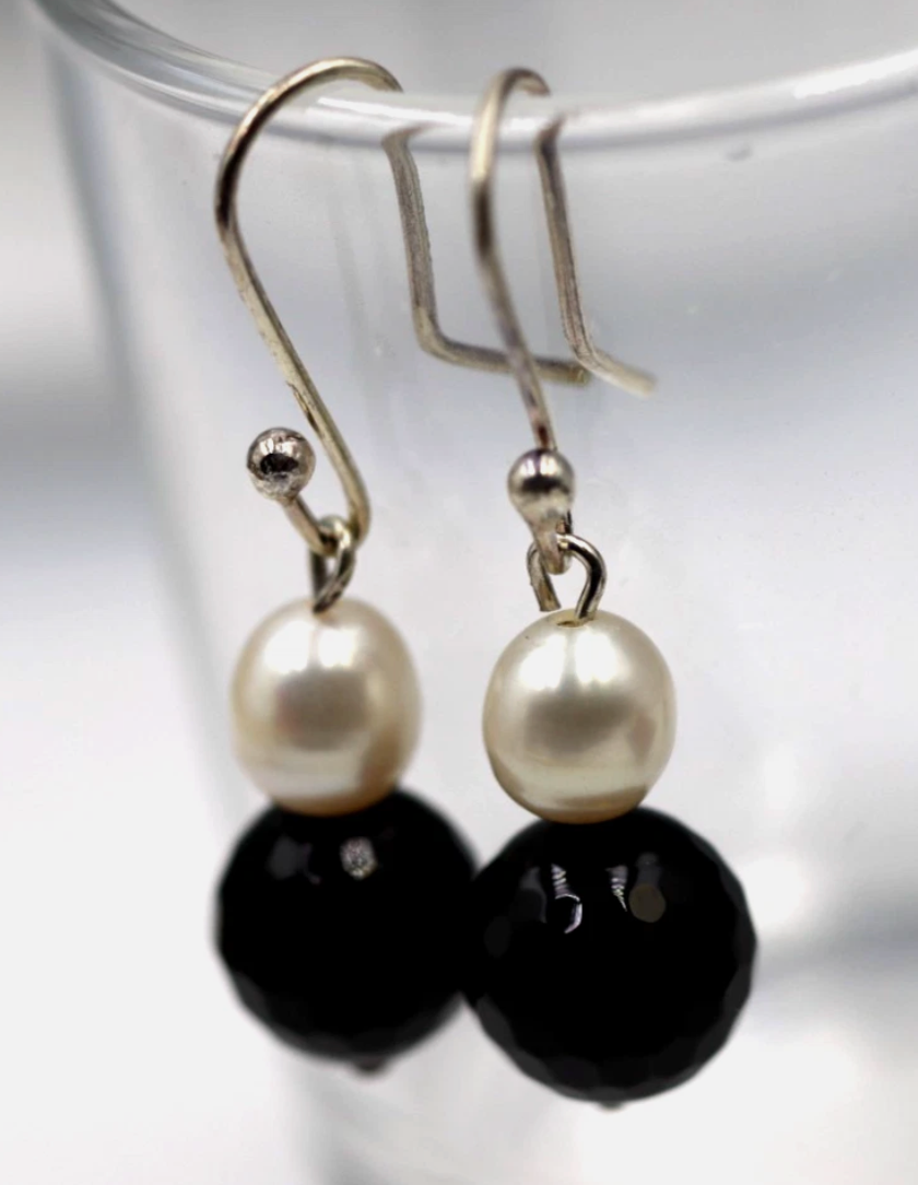 Sterling Silver 925 Freshwater Oval Pearl + Onyx Ball Earrings