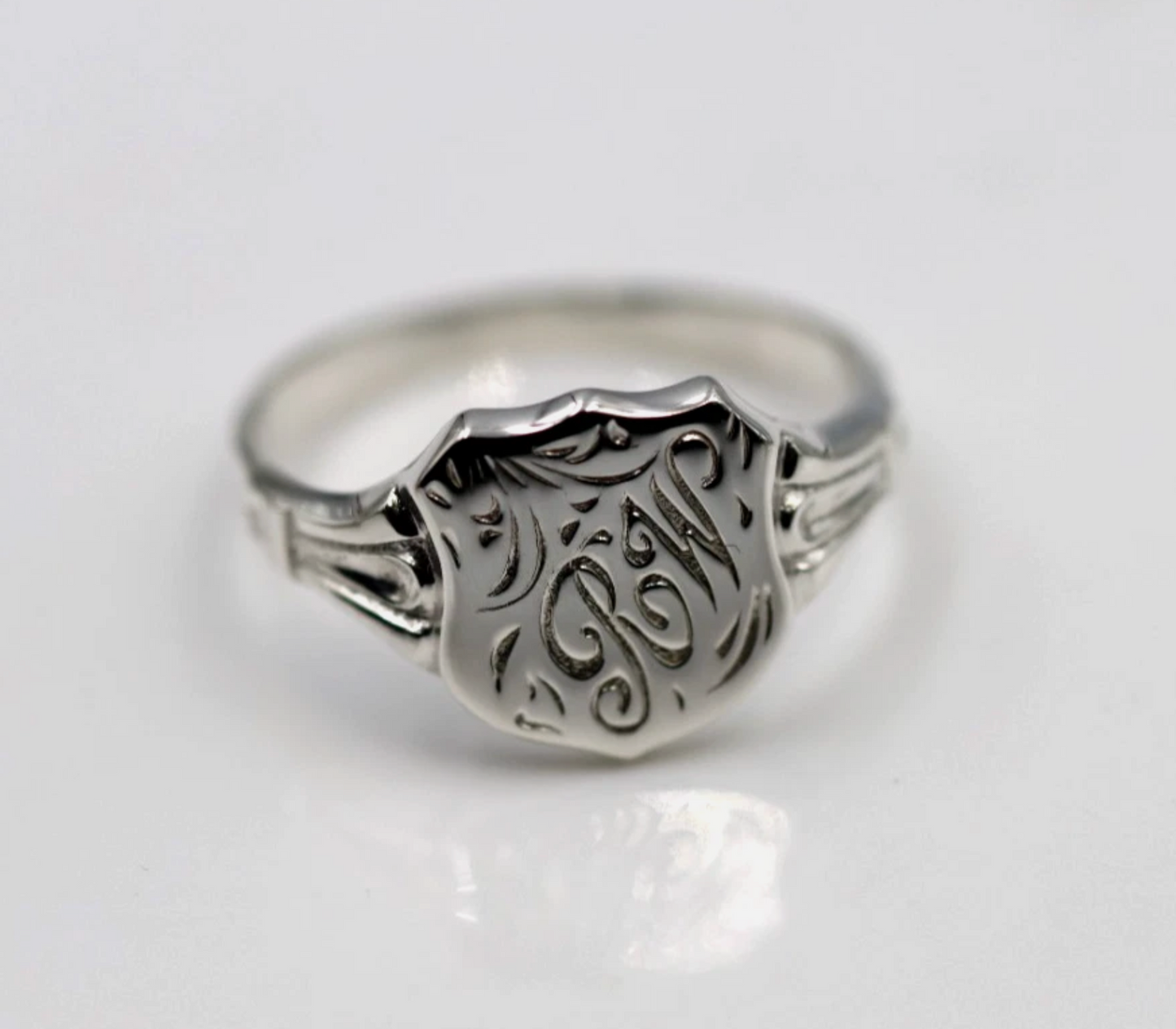 Kaedesigns Sterling Silver 925 Shield Large Signet Ring + Engraving - Choose your size