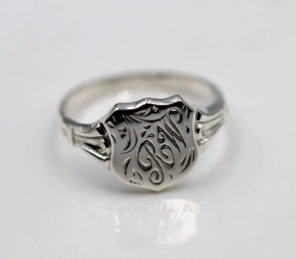 Kaedesigns Sterling Silver 925 Shield Large Signet Ring + Engraving - Choose your size