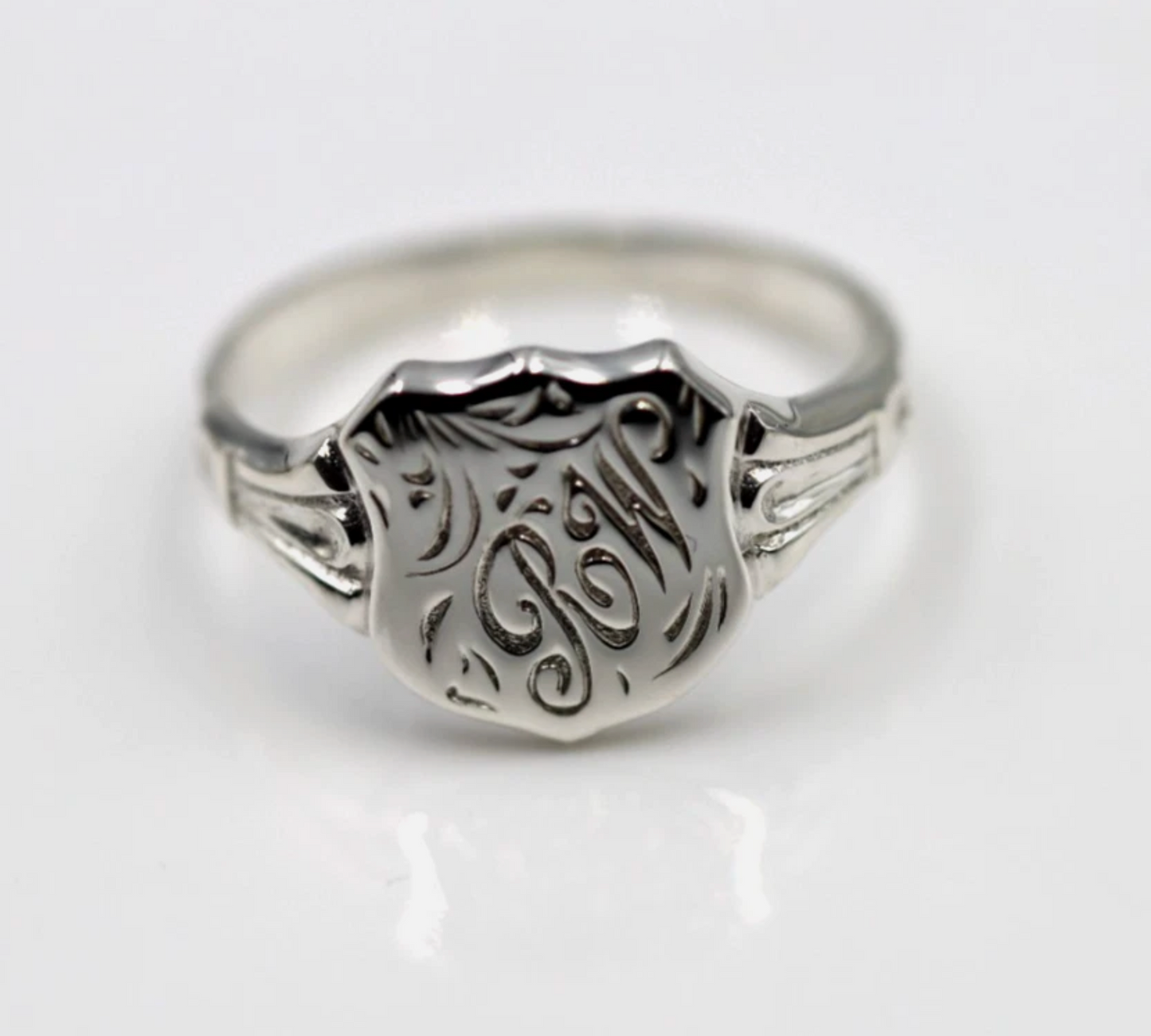 Kaedesigns Sterling Silver 925 Shield Large Signet Ring + Engraving - Choose your size