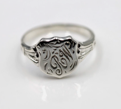 Kaedesigns Sterling Silver 925 Shield Large Signet Ring + Engraving - Choose your size