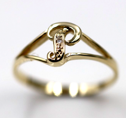 Kaedesigns Solid 9ct Yellow Gold Diamond Set Small Delicate Initial Ring Letter P