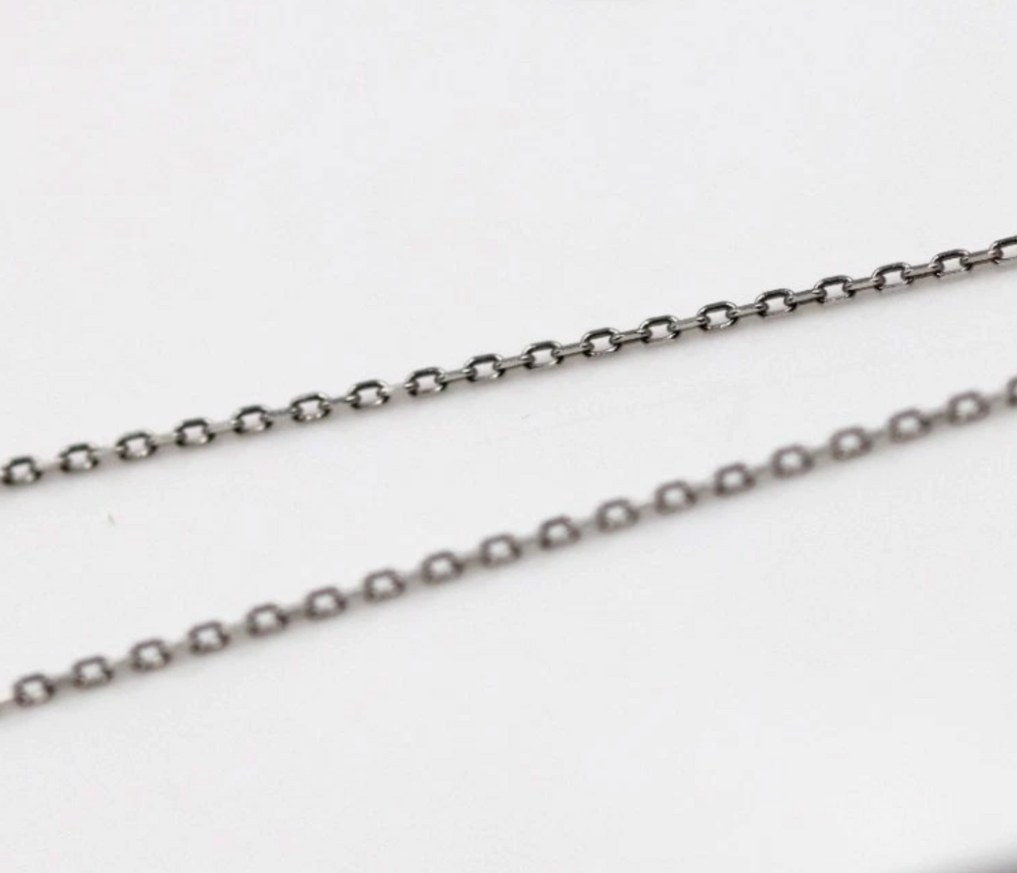 Genuine 18ct 18K White Gold Fine Cable Chain Necklace 1.29grams 50cm