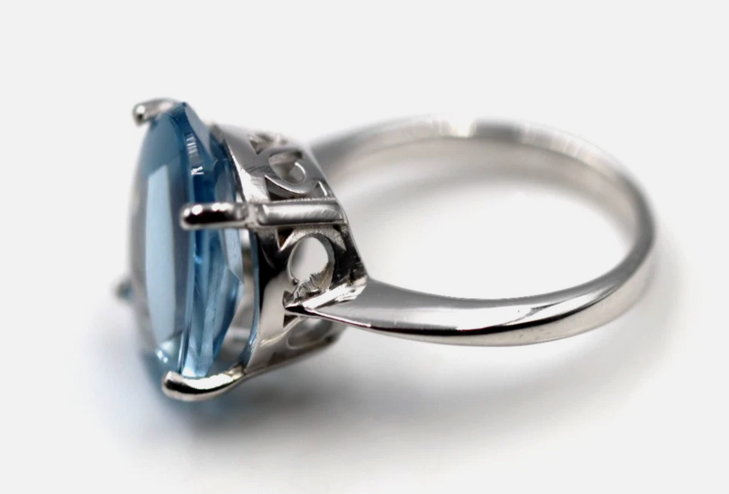 Size N Sterling Silver 925 Light Blue Oval Spinel Ring