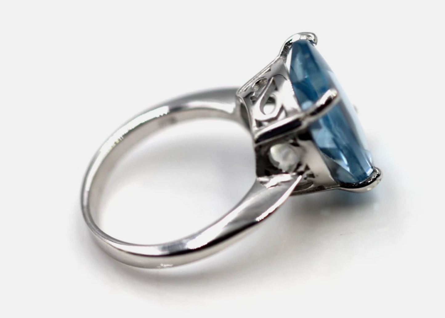 Size N Sterling Silver 925 Light Blue Oval Spinel Ring