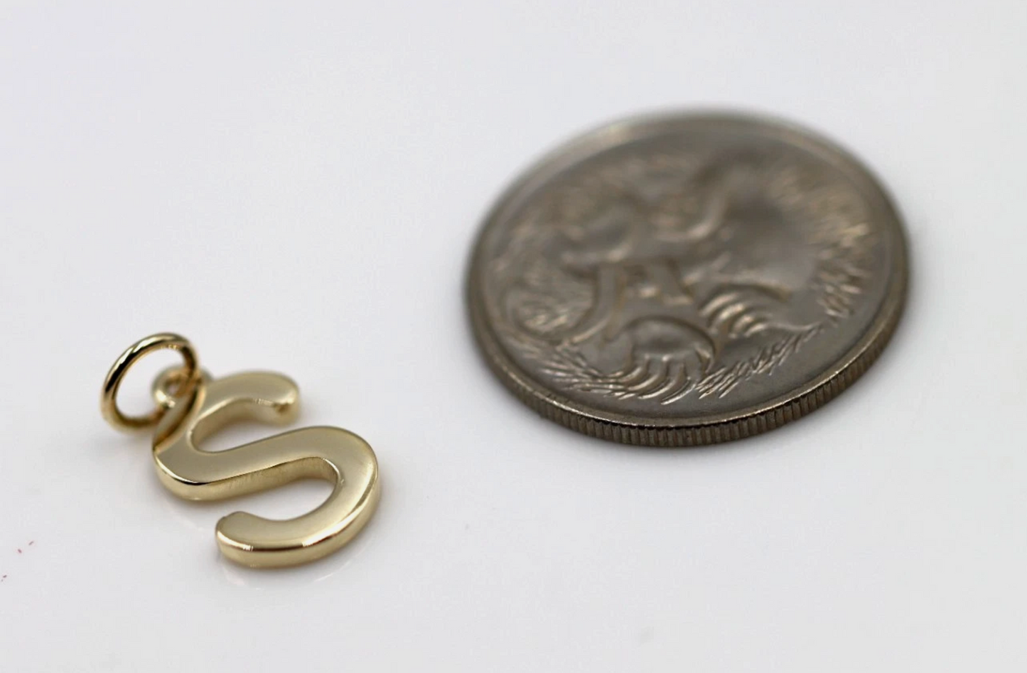 Kaedesigns, Genuine 9ct 9kt Genuine Solid Yellow, Rose or White Gold Initial Pendant S