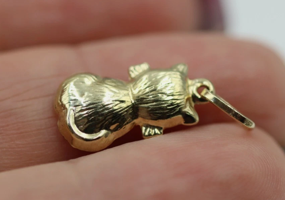 9ct Yellow Gold Sitting Cat Pendant Charm
