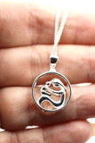 Sterling Silver Mother & Child Baby Story Wheel Pendant 17mm + Necklace - Free Post