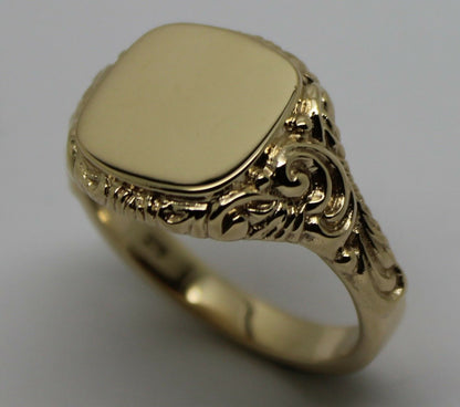 Kaedesigns Solid Genuine New 9ct Yellow Gold Square Engraved Signet Ring 335