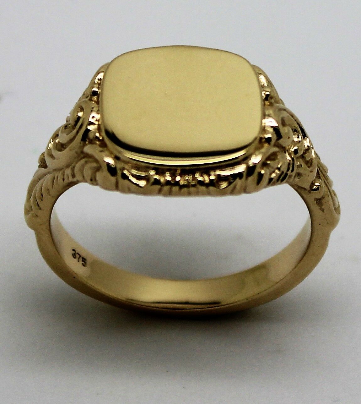 Kaedesigns Solid Genuine New 9ct Yellow Gold Square Engraved Signet Ring 335