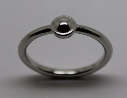 Kaedesigns, Full Solid Genuine 9ct 9kt White Gold 4mm Half Ball Ring