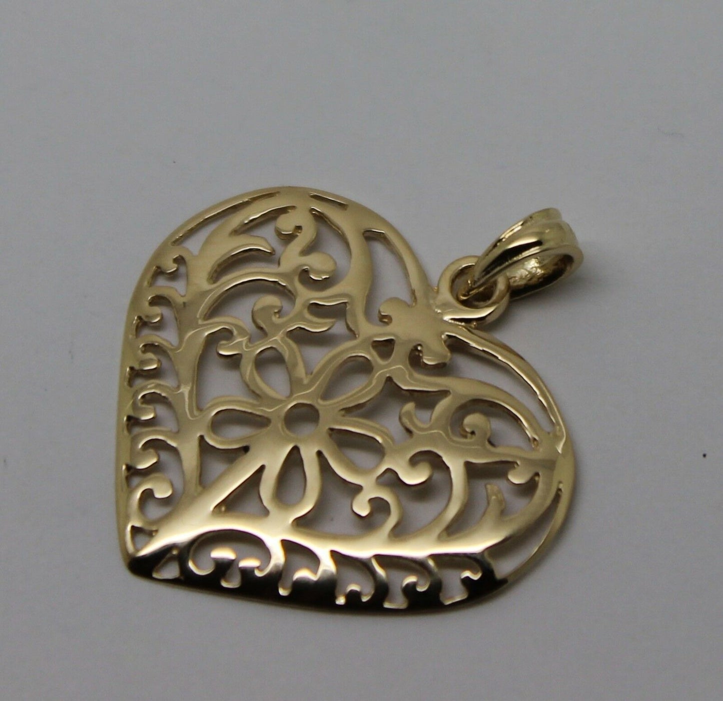 Kaedesigns New Genuine 9ct Large Yellow, Rose or White Gold Filigree Flower Heart Pendant