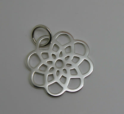 Kaedesigns New Sterling Silver 925 Flower Medium Pendant