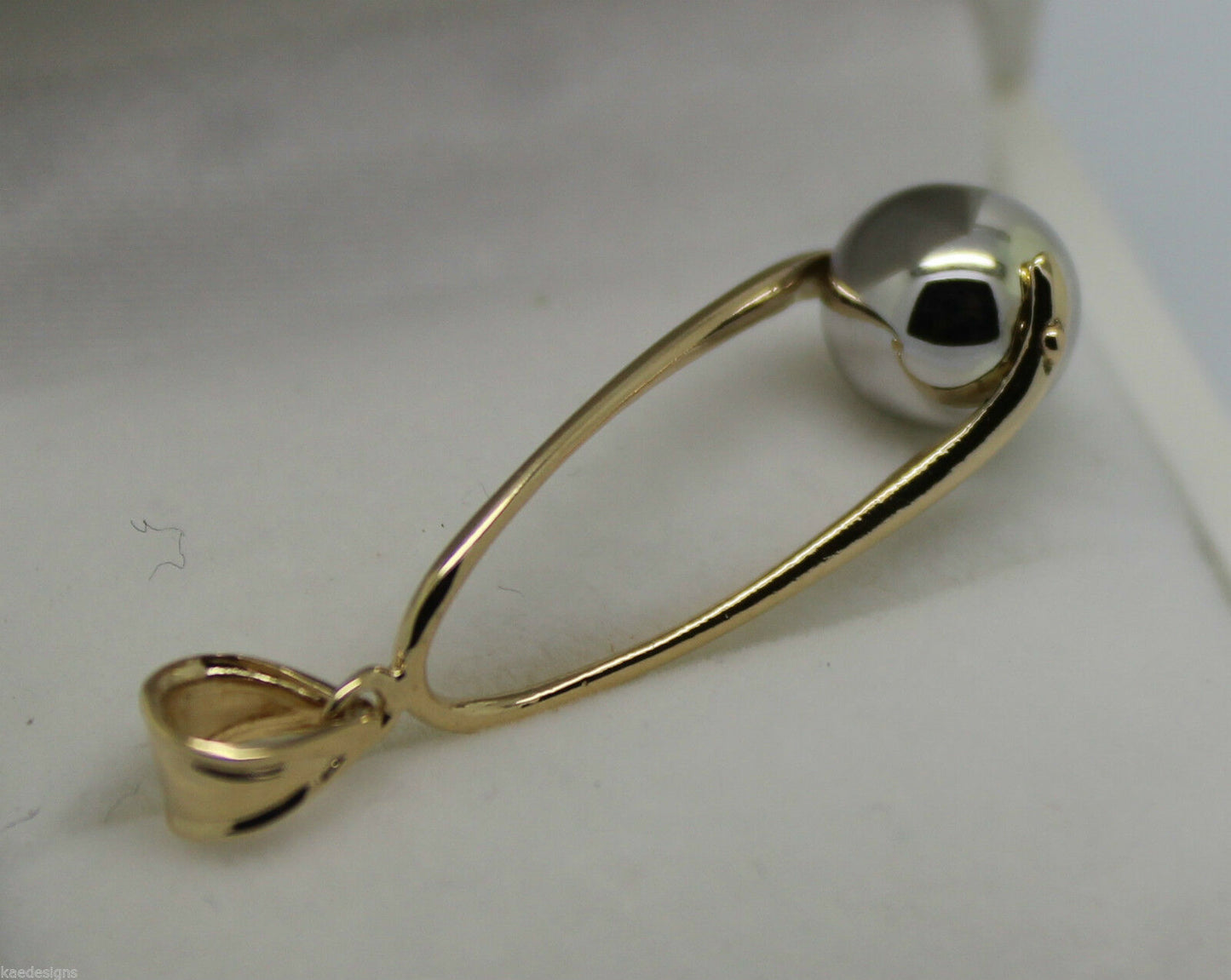 Kaedesigns New 9ct Yellow & White Gold 8mm Long Swirl Ball Pendant