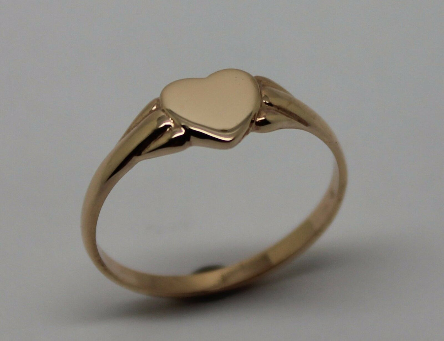 Kaedesigns, New Genuine New Solid 9ct Yellow, Rose or White Gold Heart Signet Ring Size S