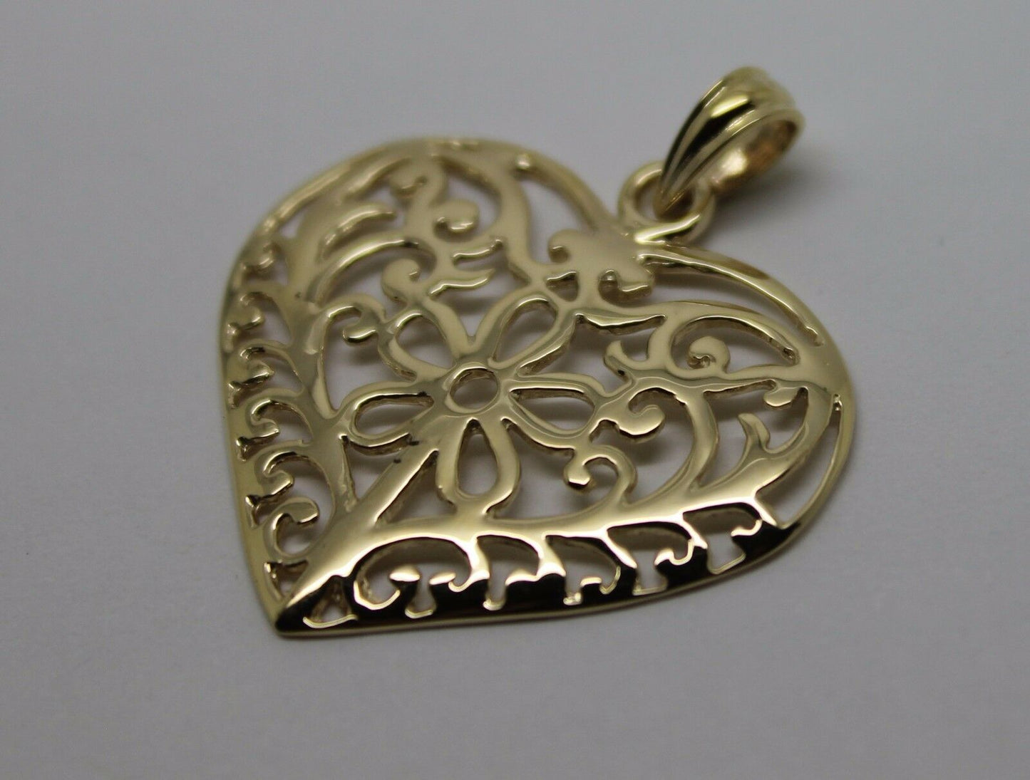 Kaedesigns New Genuine 9ct Large Yellow, Rose or White Gold Filigree Flower Heart Pendant