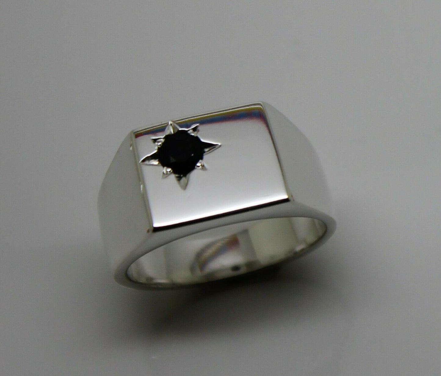 Kaedesigns Mens Sterling Silver Black 4mm Sapphire Square Signet Ring