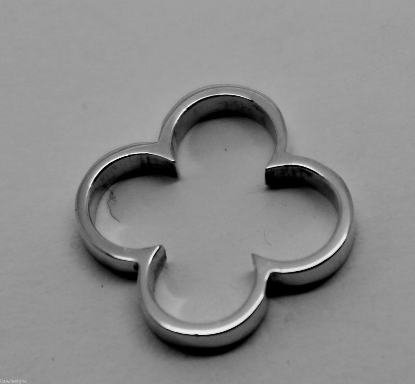 Genuine Solid 9ct Yellow, Rose Or White Gold Small Four Leaf Clover Pendant 427