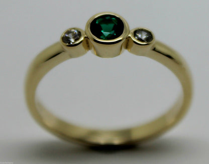 Size O Genuine 9ct 9kt Yellow, Rose or White Gold Trilogy & Emerald Ring