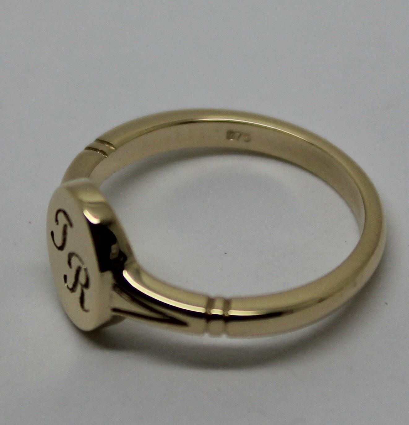 Size M Genuine Full Solid 9ct Yellow, Rose or White Gold Oval Signet Ring Engraved With Two Initials