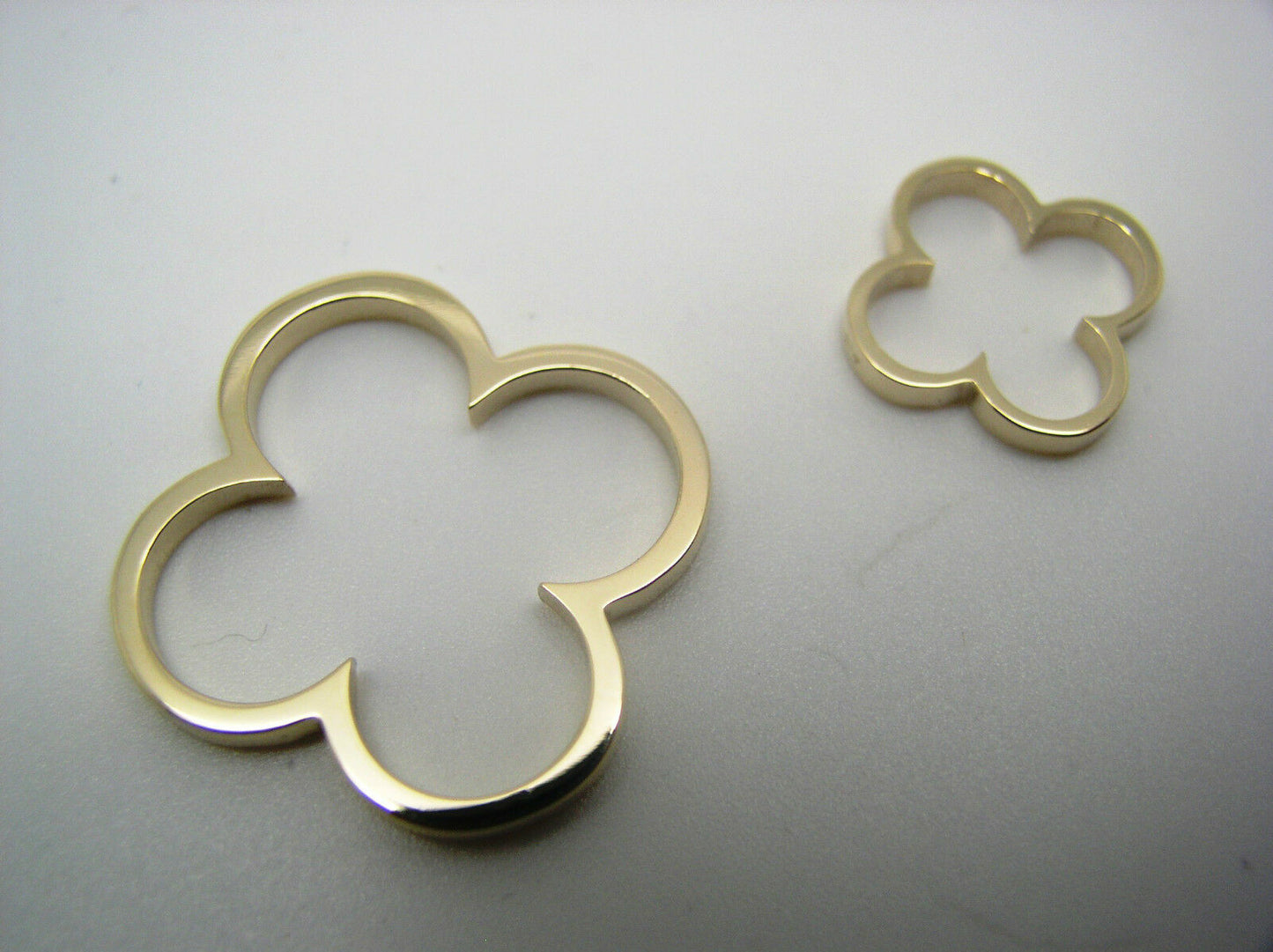 New Genuine Solid 9ct 9kt Yellow, Rose or White Gold Small And Large Four Leaf Clover Pendant