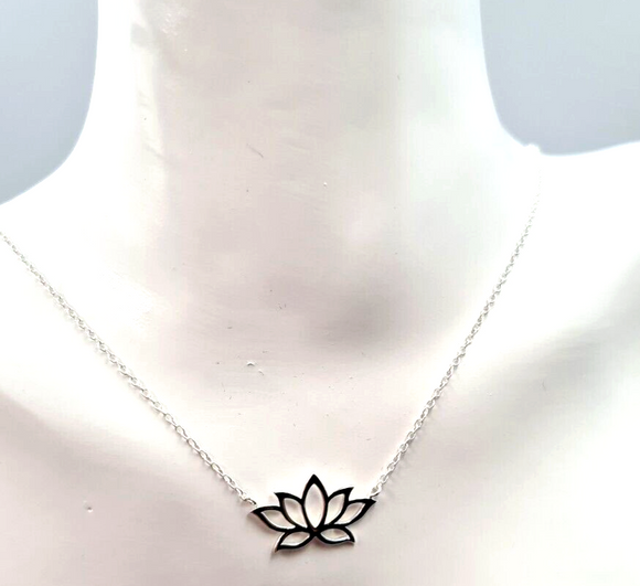 925 Sterling Silver Open Lotus Flower Necklace Pendant Chain -Free post