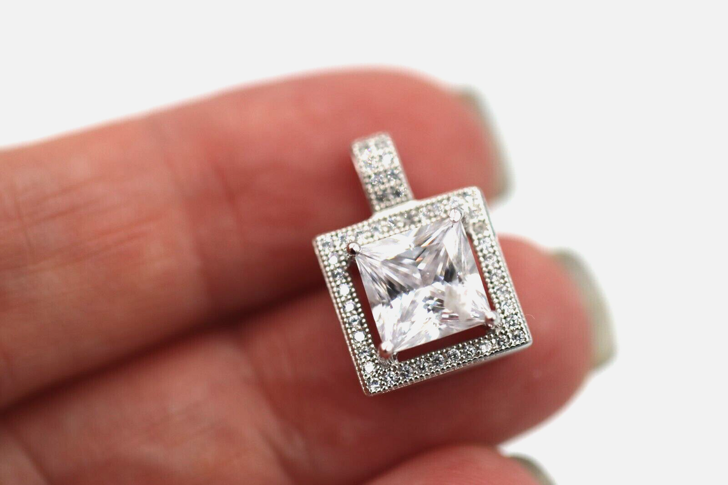 Genuine Cubic Zirconia 925 Sterling Silver Princess Cut Square Pendant Free Post