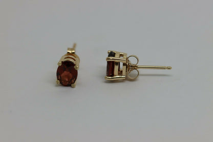 9ct 9k Yellow or White Gold Genuine Natural Oval Garnet Stud Earrings